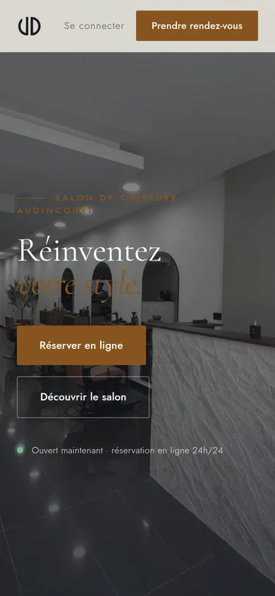 Page d’accueil de updatesalon.fr sur téléphone : photo du salon, boutons « Réserver en ligne » et « Découvrir le salon »